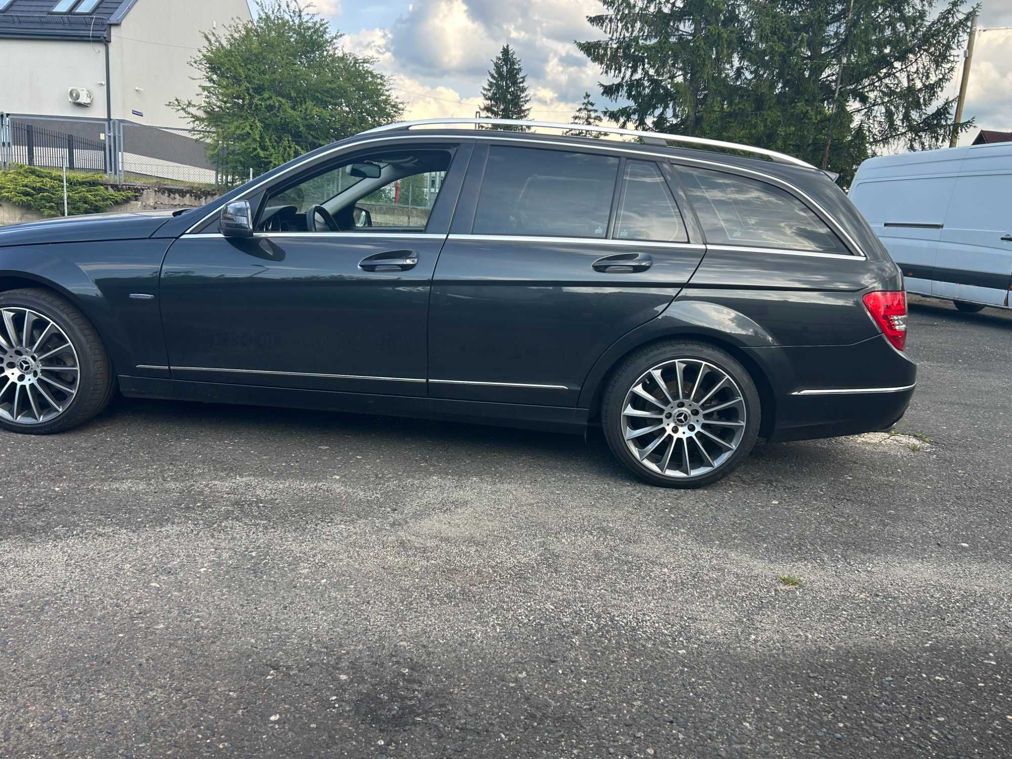 Mercedes W204 sprowadzony, lekko uszkodzony, C klassa