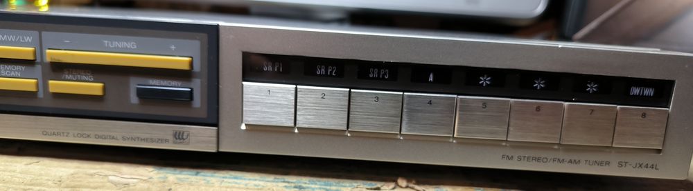 Tuner cyfrowy Sony ST-JX44L