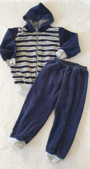 Dres welurowy dla chłopca r.86