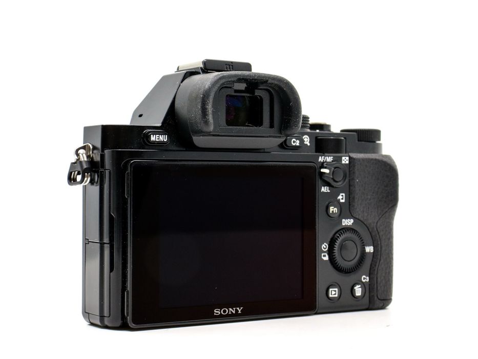Máquina Fotográfica Full Frame Sony Alpha 7 /A7 i em Execelente estado