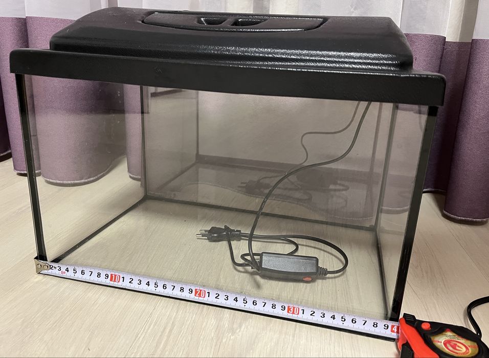 Акваріум з кришкою