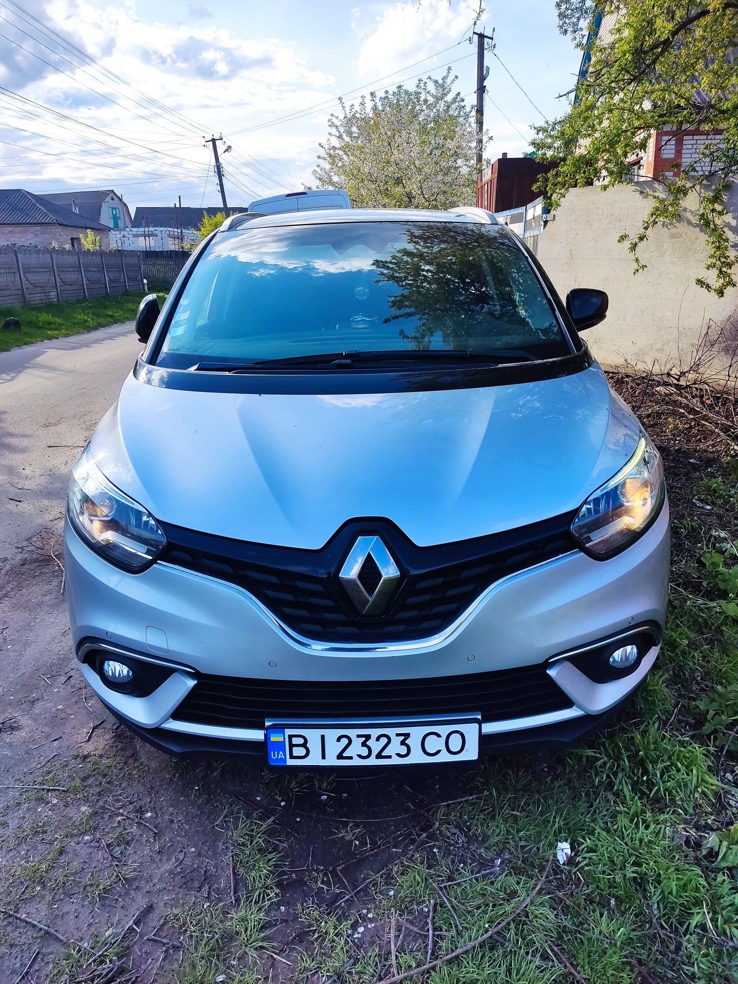 Продам Renault Grand Scenic 4 (2017 р.в.), 7-ми місний. 

Авто з Франц