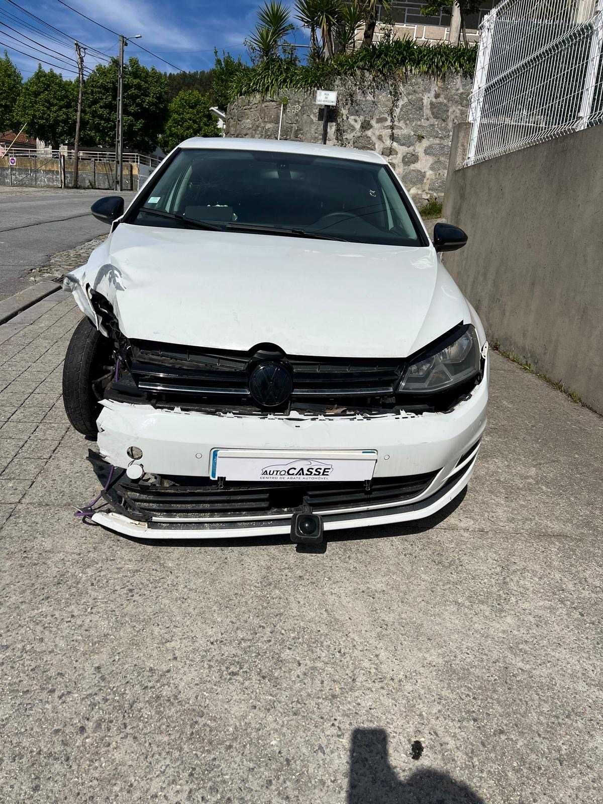 VW Golf VII de 2015 1.6 TDI para peças