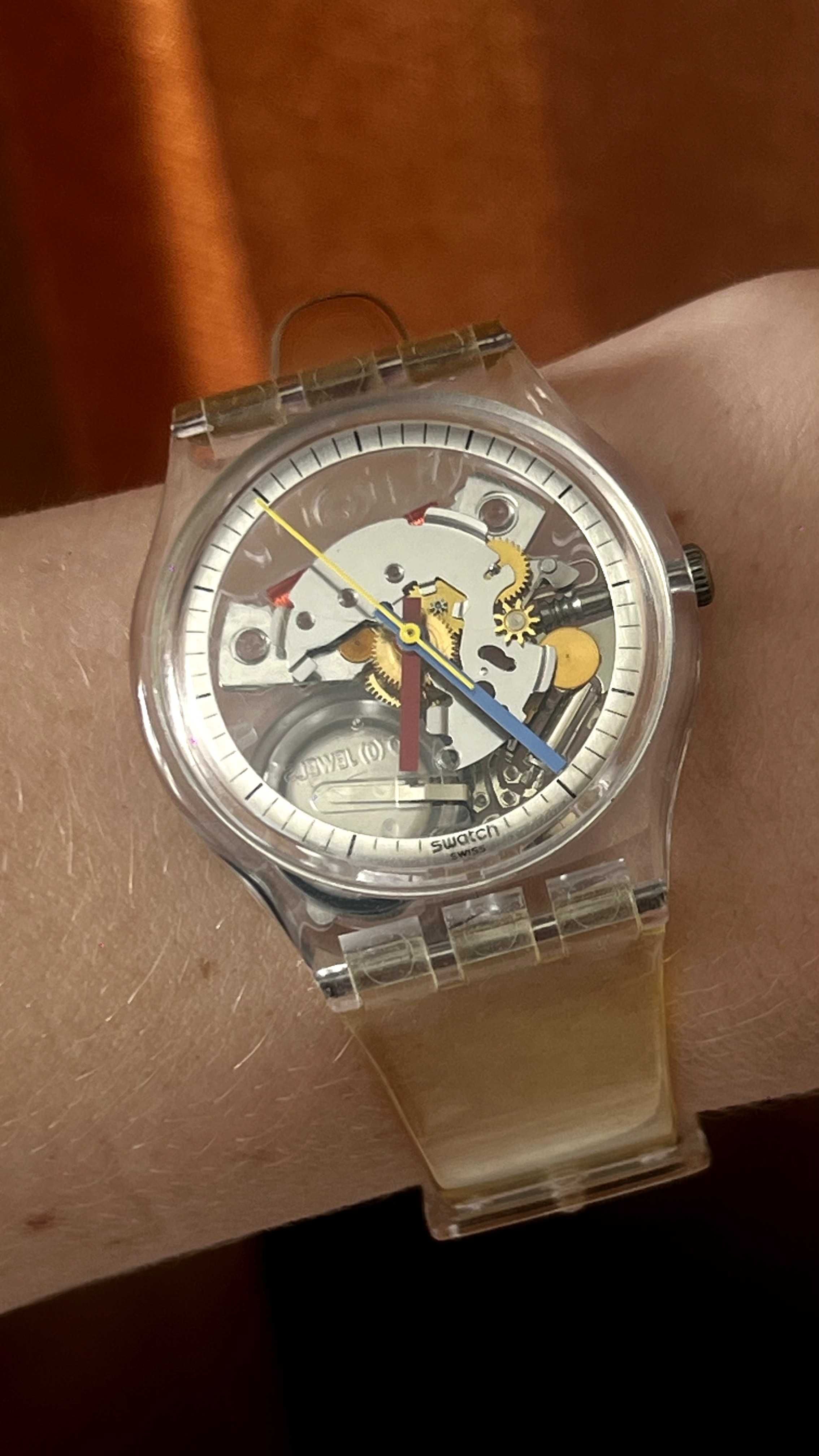 Годинник Swatch Clearly