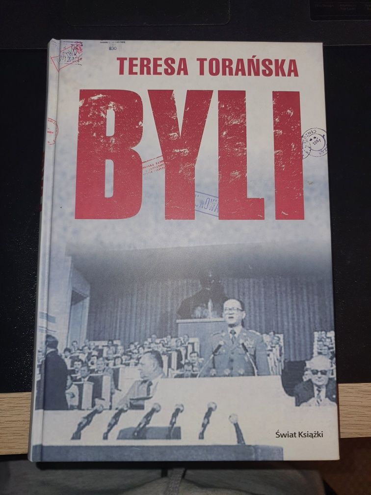 Byli książka Teresa Torańska