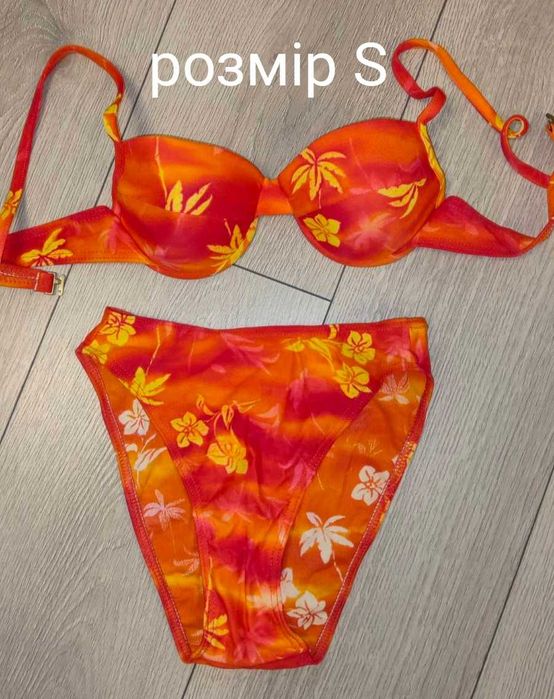 Купальники жіночі