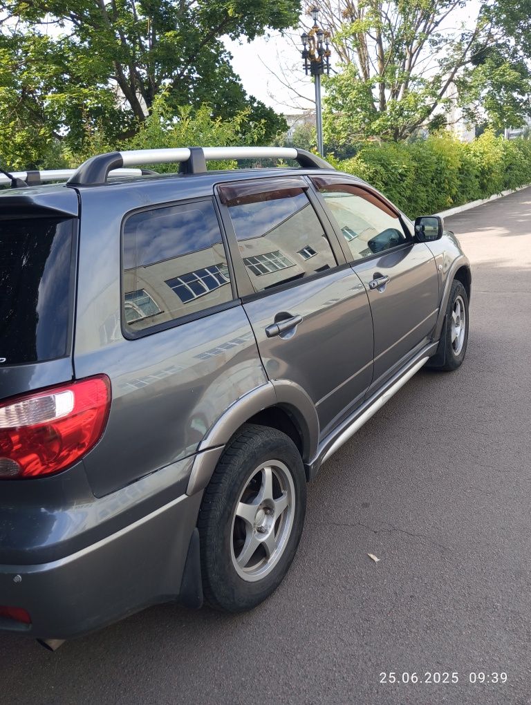 Mitsubishi outlander 2006