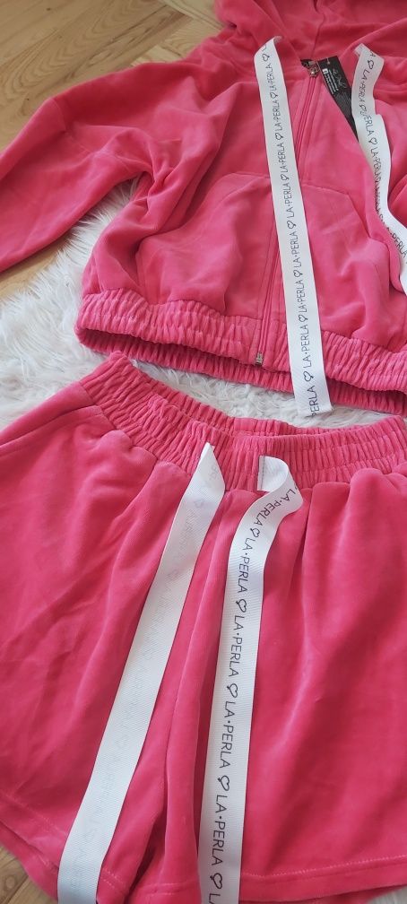 Komplet la perla spodenki szorty i bluza kangura krótka welurowa