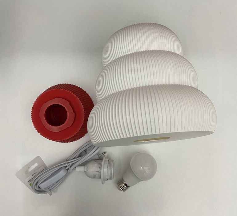 Nowoczesna lampka – unikatowa, handmade, biało-czerwona elegancja