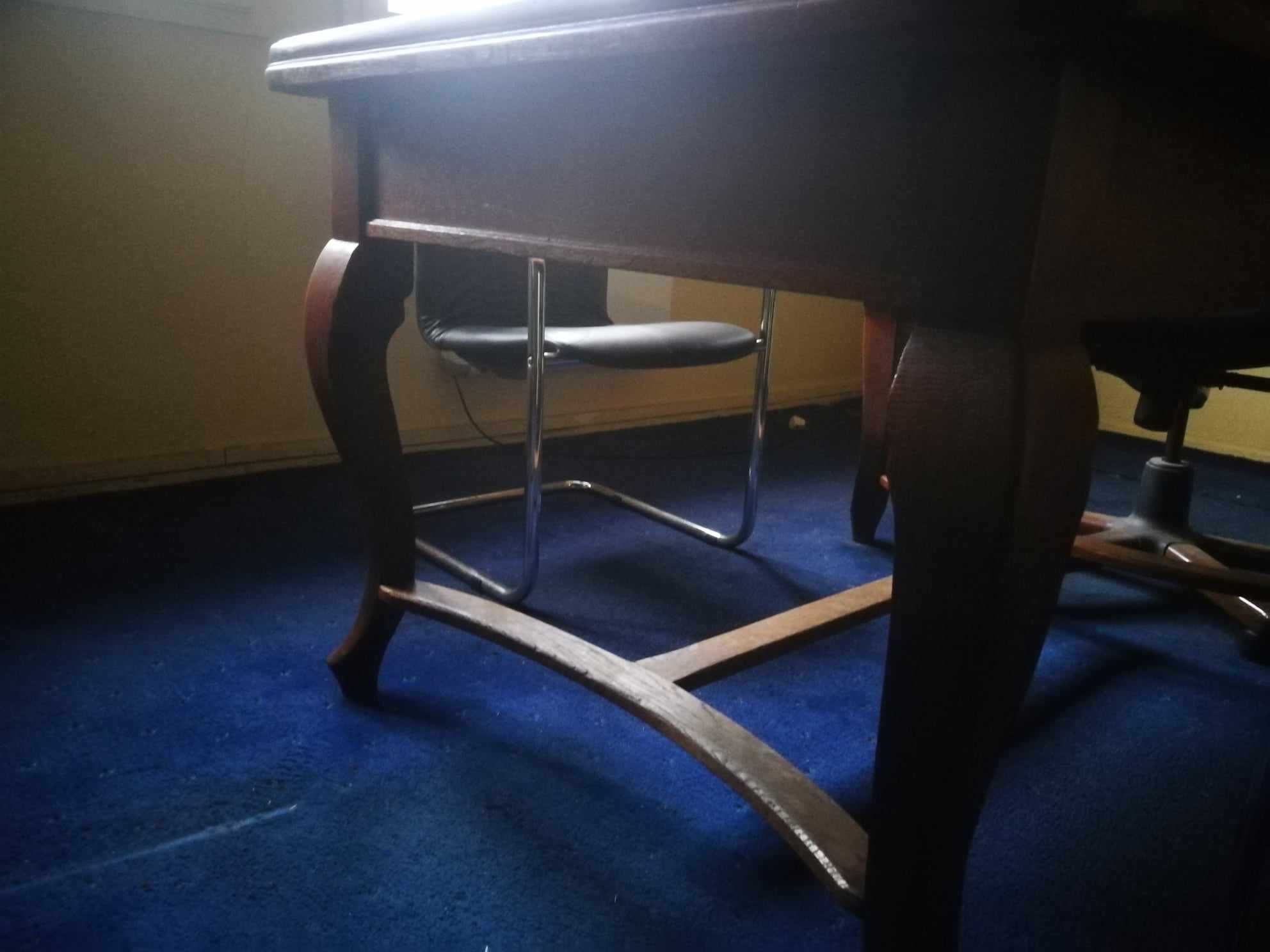 Stół drewniany w stylu Biedermeier