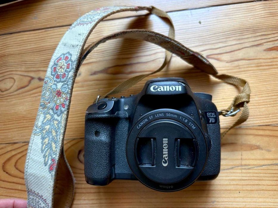 Canon EOS 7D + EF 50mm 1.8 + EFS 18-135mm + EF 55-200mm