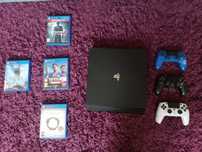 Konsola PS4 Pro (1 TB, nieuszkodzony) wraz z padami i grami