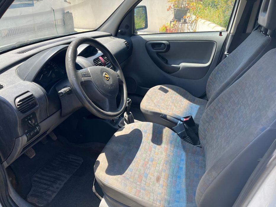 Opel Combo bem conservado