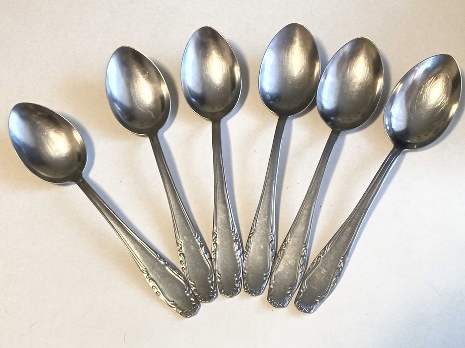 Столовые приборы, ложки,. Столове приладдя, ложки,