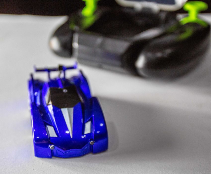 CARRINHO flutuante e cola na parede 2€