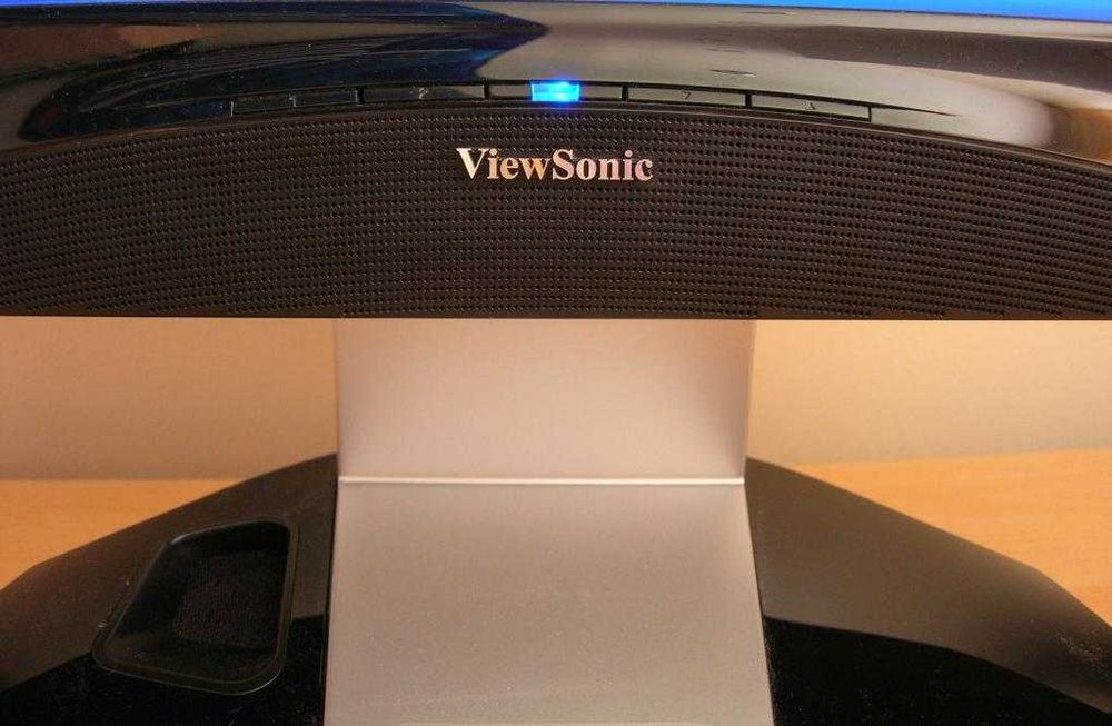 Монитор ViewSonic VX1945WM-3 (шнуры) со звуком, картридером, USB-хабом