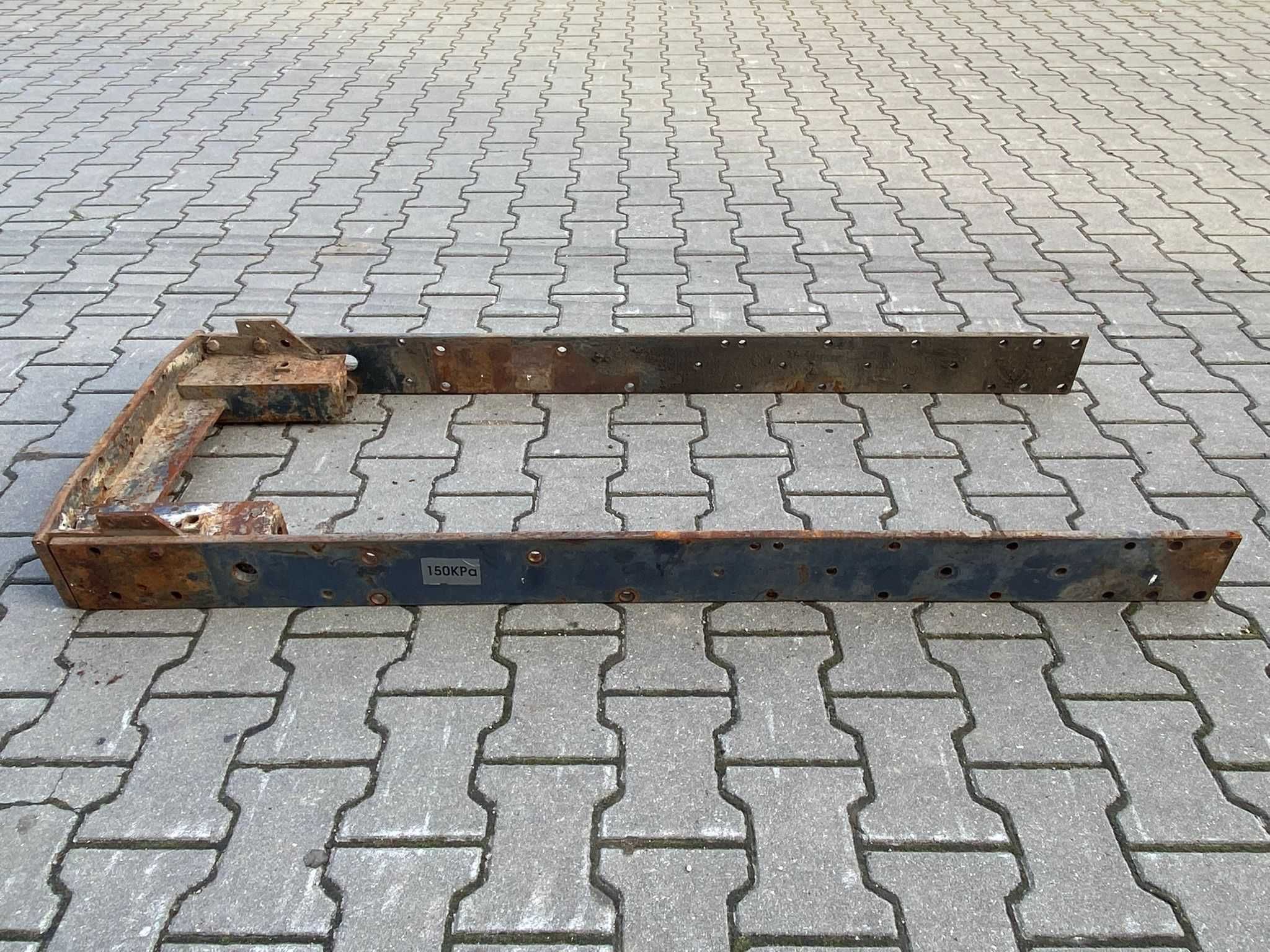 Listwa boczna, belka boczna | URSUS/ZETOR | np. C385, 914, 1014, 8145