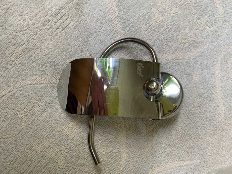 Сантехника - смеситель для ванной, душевой шланг с лейкой с держателем