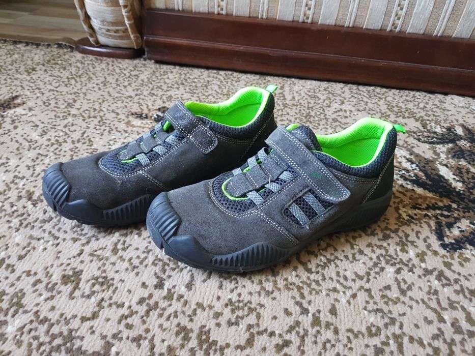 Кросiвки пiдлiтковi