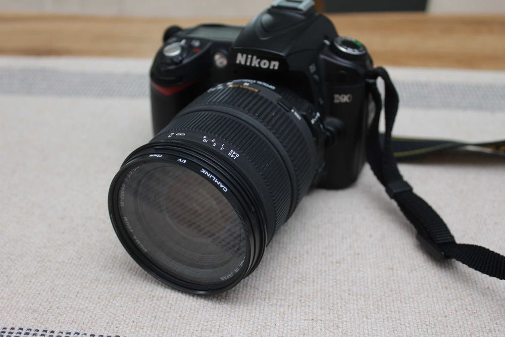 Nikon D90 i Sigma 18-200 mm f/3.5-6.3 HSM DSLR aparat fotograficzny