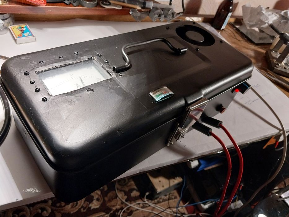 Зарядний пристрій 10А ,20 А.