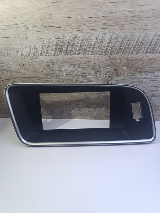 Рамка мультимедии на ауди Q5 2010-2017г.