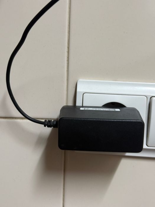 TV LG 24TQ510S (LED - 24'' - 61 cm - Smart Tv) como nova