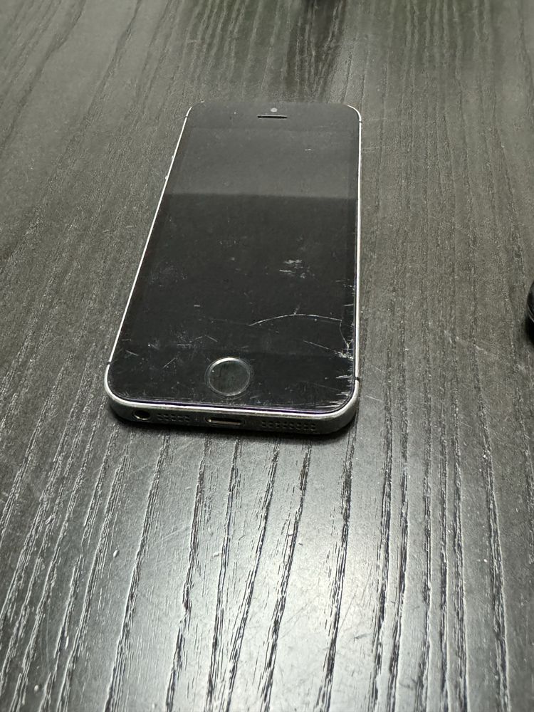 Продам iPhone 5s на запчасти