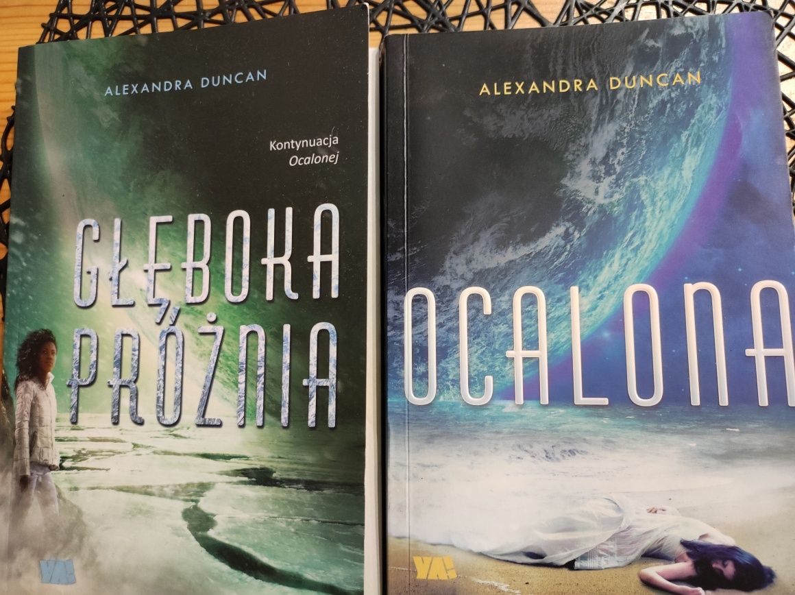 Ocalona i Głęboka próżnia Aleksandra Duncan