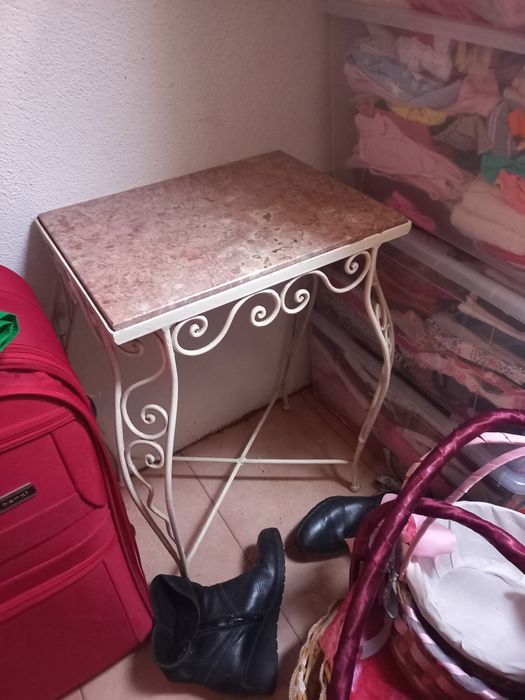 Mesa Apoio Ferro e Pedra