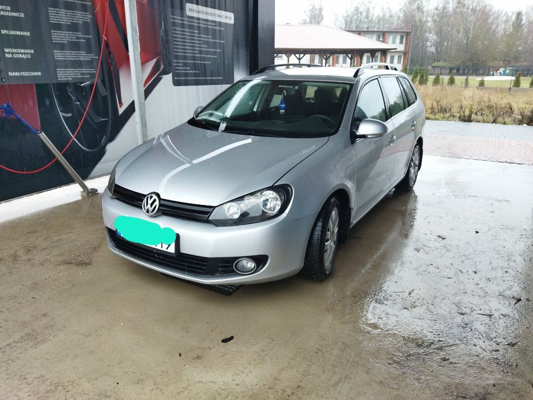 VW Golf VI kombi 1.6 diesel 2009 Comfortline

Samochód