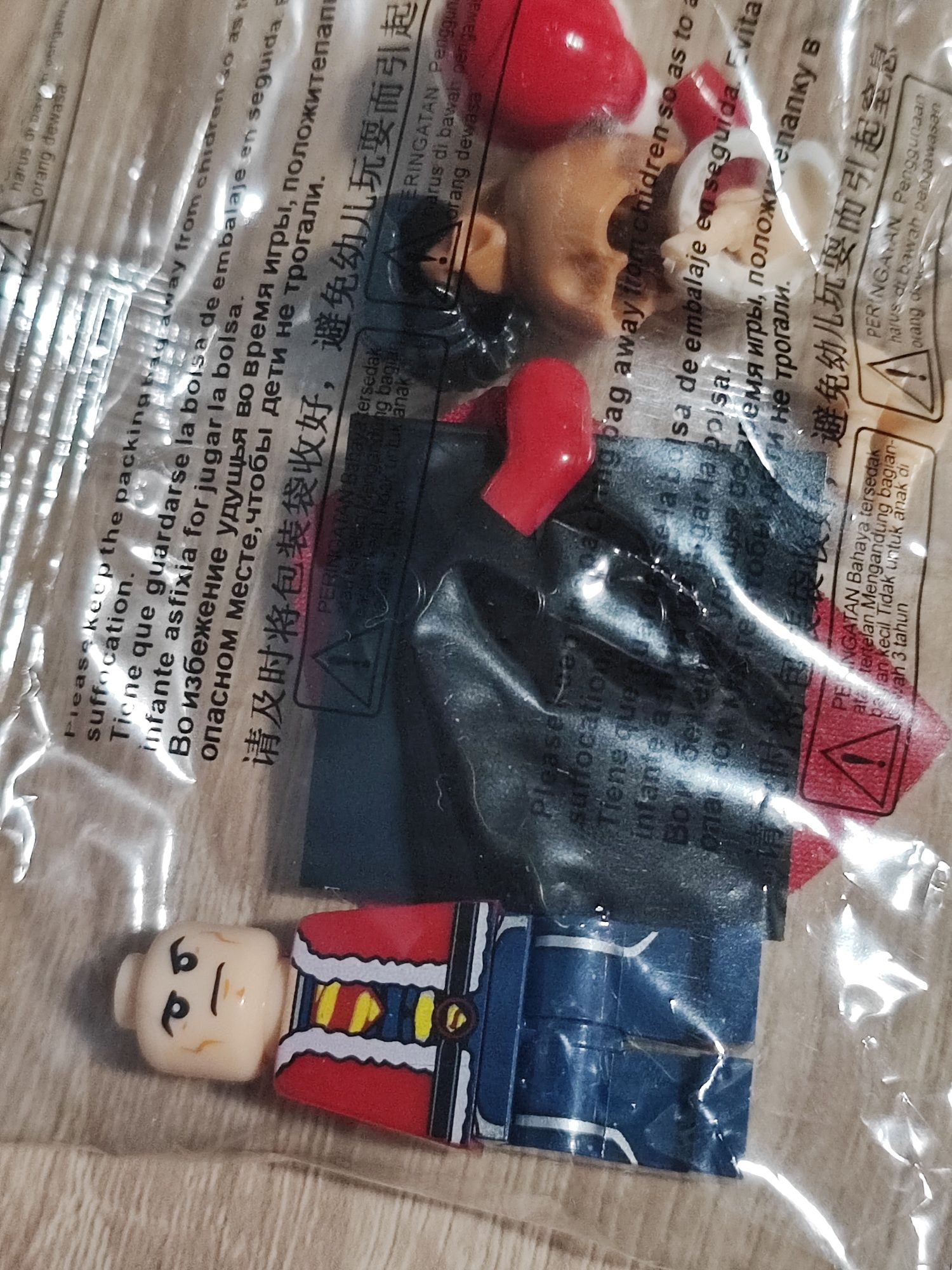 Superman jako św Mikołaj nowe klocki marki KOPF, seria DC Comics