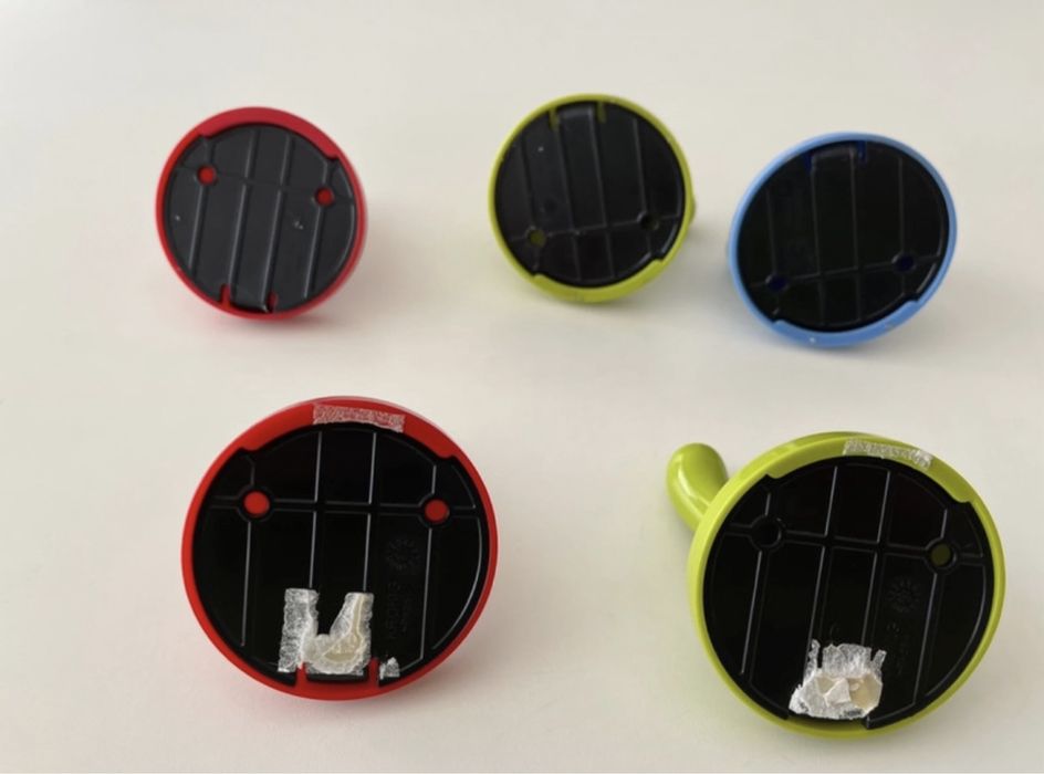 5 cabides IKEA coloridos para quarto de criança