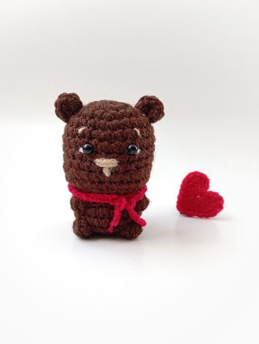 Ведмедик амігурумі. В'язана іграшка/брелок/підвіска. Ручна робота