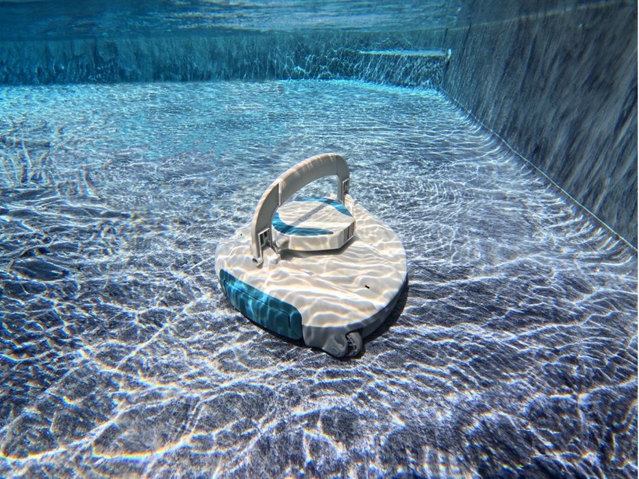 Robô de piscina recarregável Jade - limpeza de fundo plano