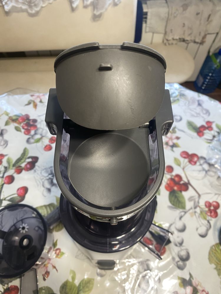 Продам б/у Соковитискач (сокодавка) шнековий Tefal UltraJuice ZC600138