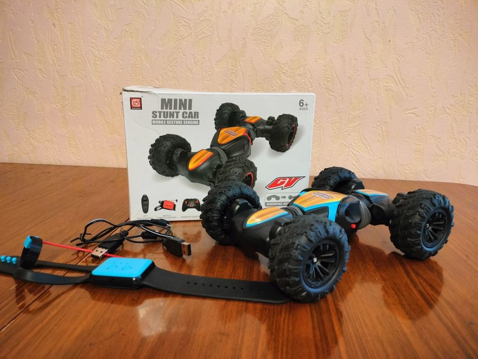 Трюкова машинка на пульте управления