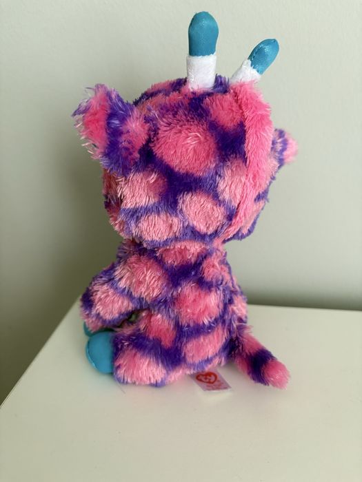 Peluche Ty girafa rosa e azul