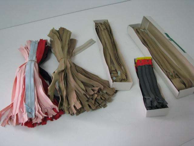 Vendo fechos de correr Poli-lon de 12cm e de 15cm