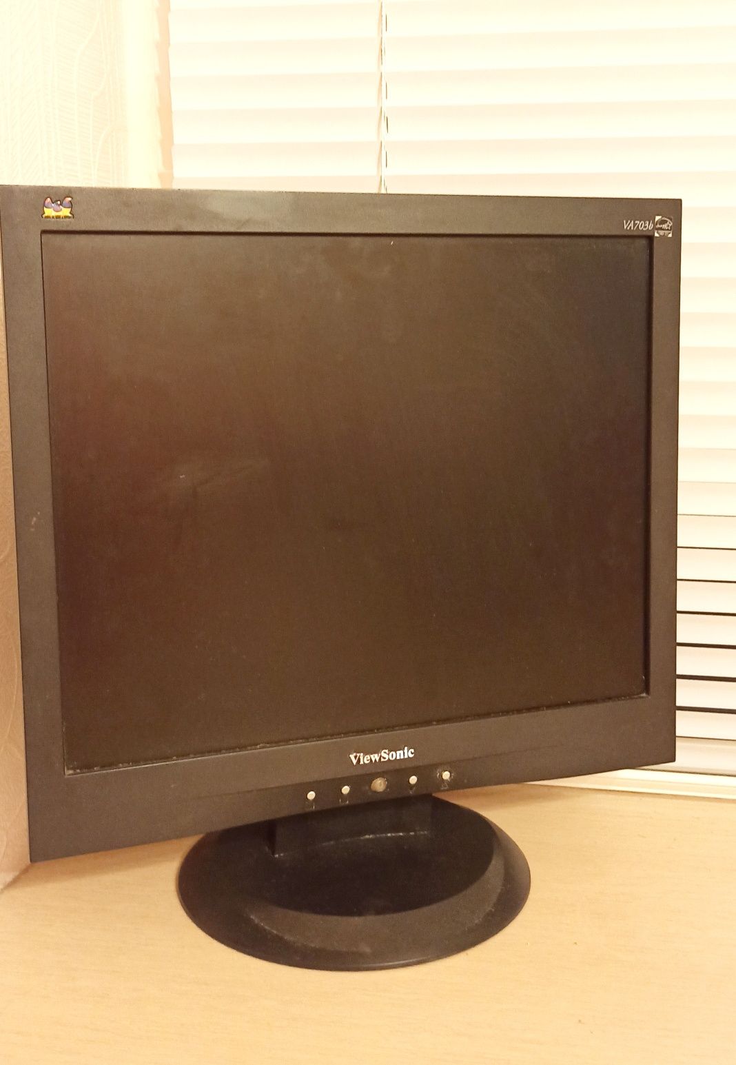 Монiтор ViewSonic VA703B (17 дюймів) + кабелі