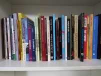 Centenas de livros seminovos quase de borla(II)
