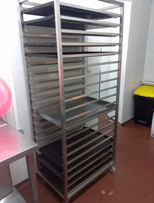 Aluga-se Cozinha (fabrico próprio) para área alimentar