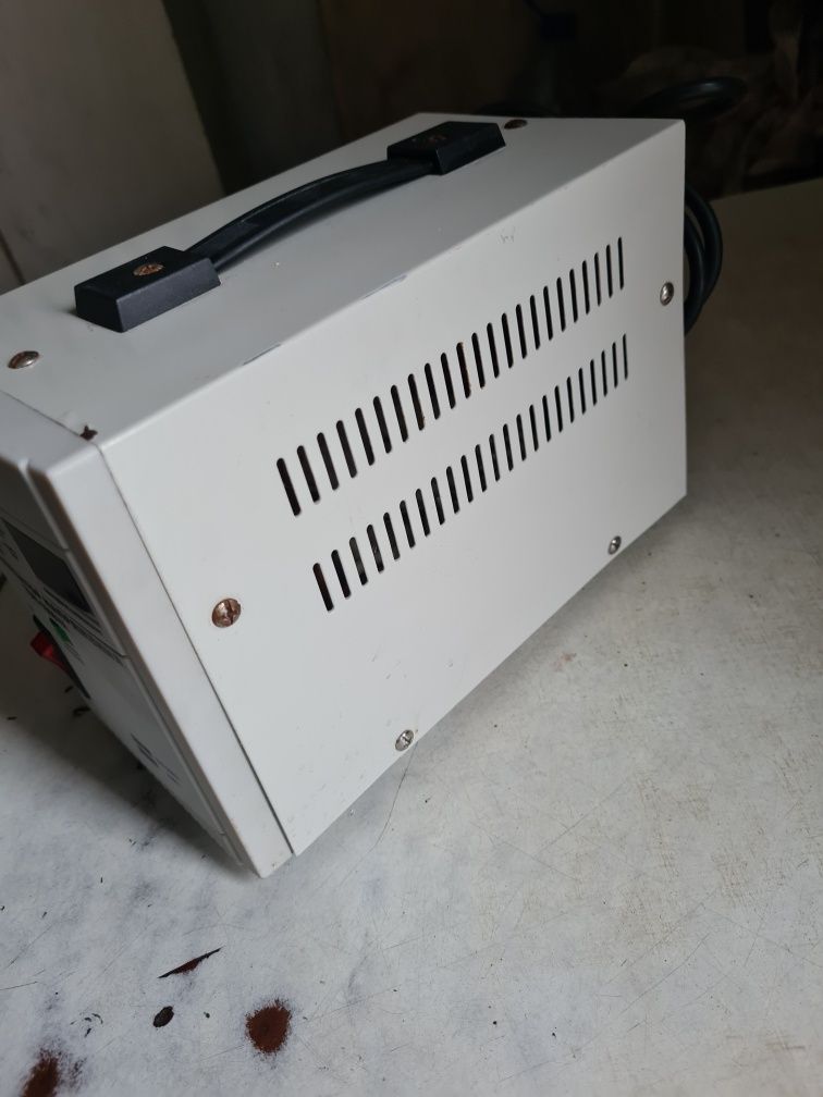 Стабілізатор напруги FORTE TDR - 1000VA