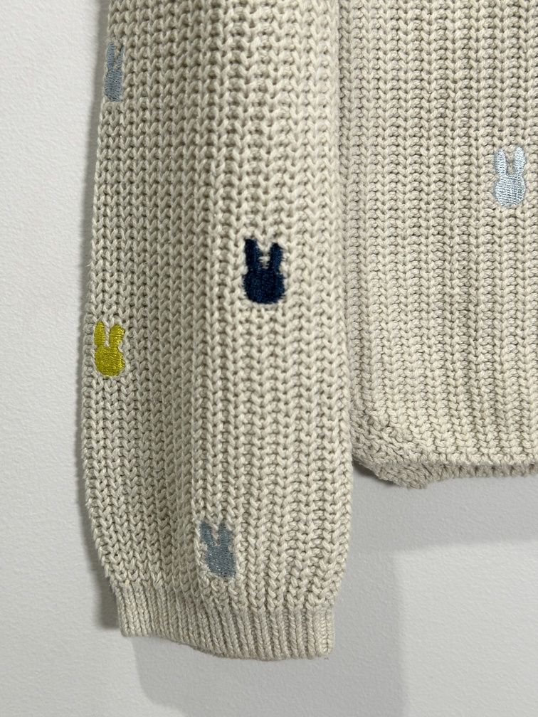 Kremowy sweter dziewczęcy 110