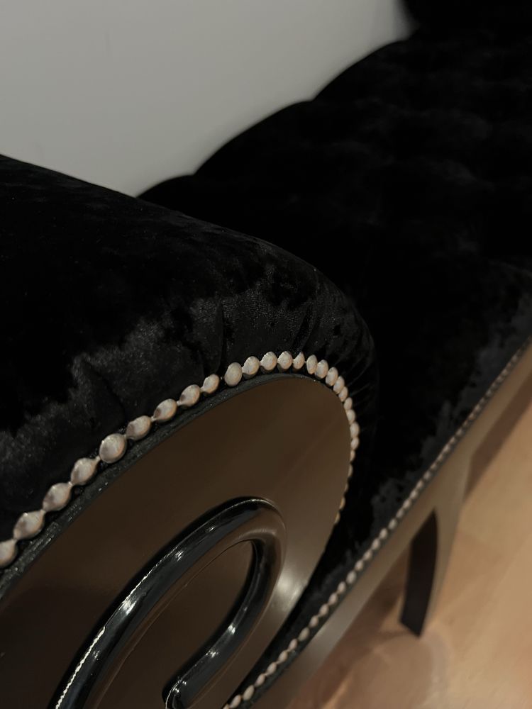 Chaise-Longue / Baqueta Las Kasas em veludo preto e capitonê