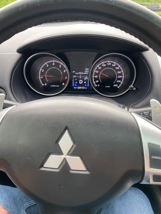 Автомобіль Mitsubishi Outlander 2011