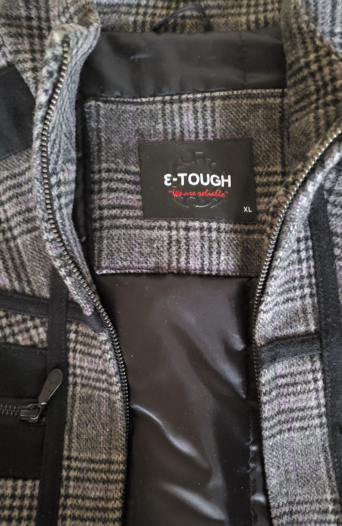 Стильная теплая весенняя  куртка E-TOUGH.Чистая шерсть.