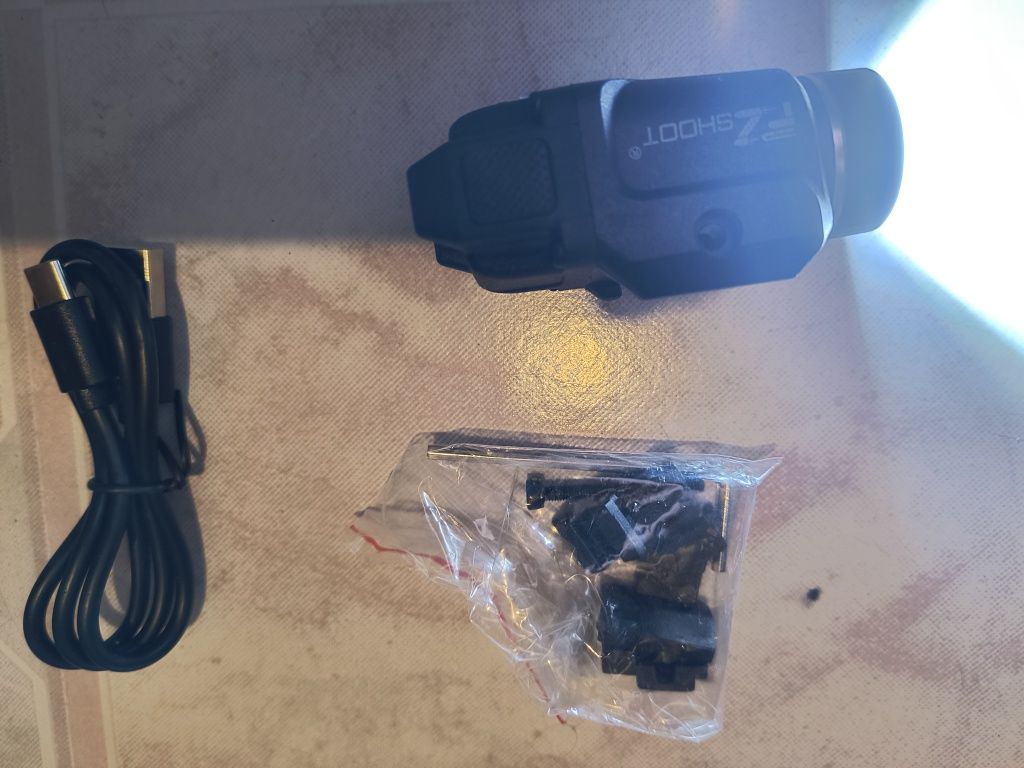 Latarka taktyczna pistolet broń karabin led 500lumenów ASG combat
