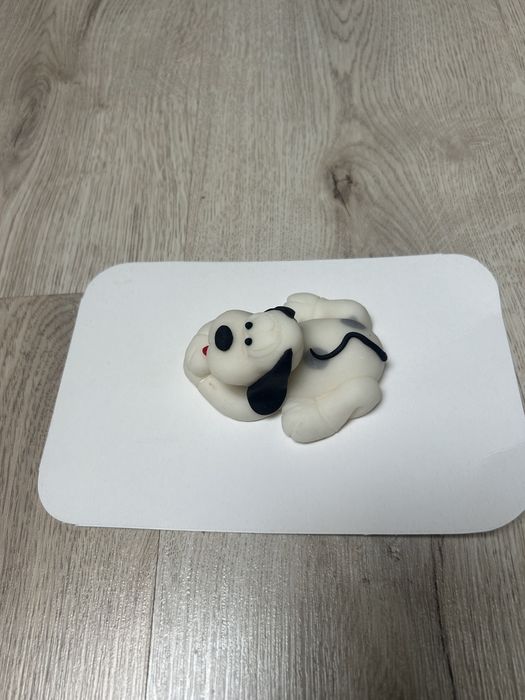 Figurka z masy cukrowej marcepanowej pies piesek dalmatyńczyk