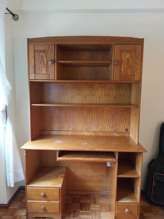 Escrivaninha com estante integrada_madeira maciça de pinho